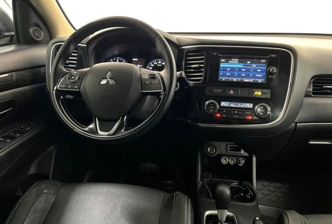 Mitsubishi Outlander III Рестайлинг 2 с пробегом 2016 года, цена 1 950 000 рублей, 87068 км, внедорожник, Автокод Объявления