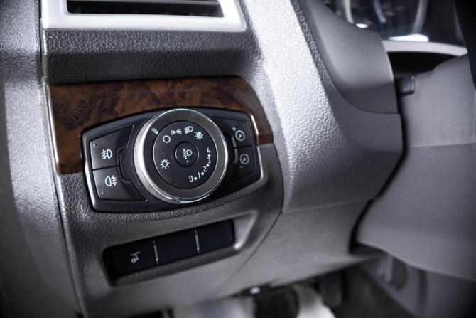 Ford Explorer V с пробегом 2011 года, цена 1 799 000 рублей, 183547 км, внедорожник, Автокод Объявления