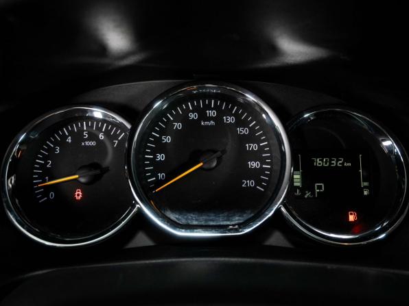 Renault Logan II Рестайлинг с пробегом 2020 года, цена 1 080 000 рублей, 76018 км, седан, Автокод Объявления