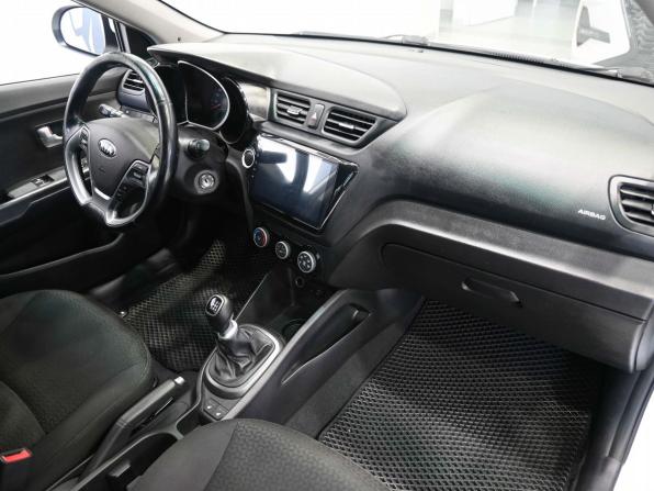 Kia Rio III Рестайлинг с пробегом 2015 года, цена 929 900 рублей, 197000 км, седан, Автокод Объявления