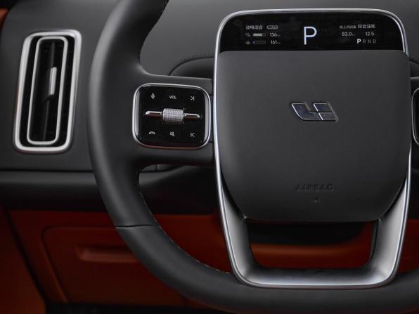 Li Auto (Lixiang) L7 I Рестайлинг с пробегом 2025 года, цена 7 329 000 рублей, 4 км, внедорожник, Автокод Объявления