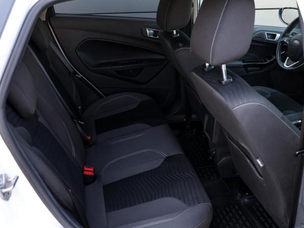 Ford Fiesta Mk6 Рестайлинг с пробегом 2015 года, цена 749 000 рублей, 143900 км, хэтчбек, Автокод Объявления
