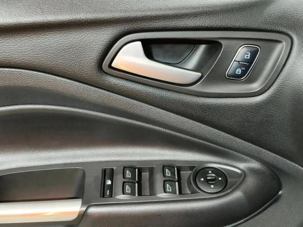 Ford Kuga II Рестайлинг с пробегом 2017 года, цена 1 680 000 рублей, 114062 км, внедорожник, Автокод Объявления