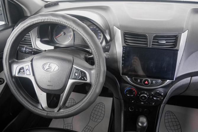 Hyundai Solaris I Рестайлинг с пробегом 2015 года, цена 819 000 рублей, 204000 км, седан, Автокод Объявления
