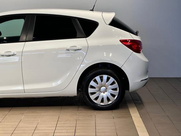 Opel Astra J Рестайлинг с пробегом 2013 года, цена 790 000 рублей, 119622 км, хэтчбек, Автокод Объявления