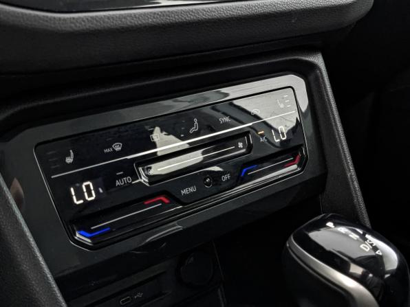 Volkswagen Tiguan II Рестайлинг с пробегом 2021 года, цена 2 590 000 рублей, 73888 км, внедорожник, Автокод Объявления