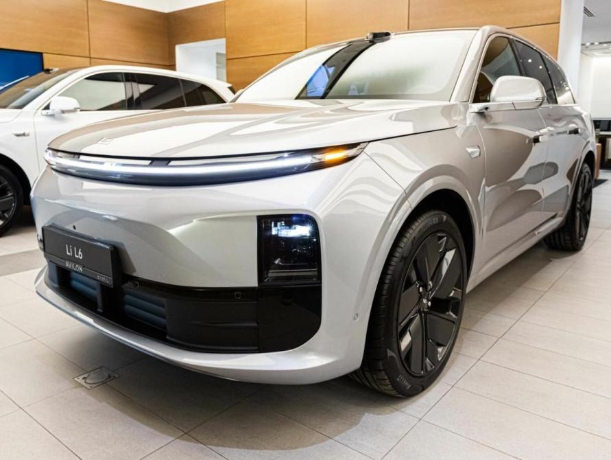 Li Auto (Lixiang) L6 Москва  - изображение 1