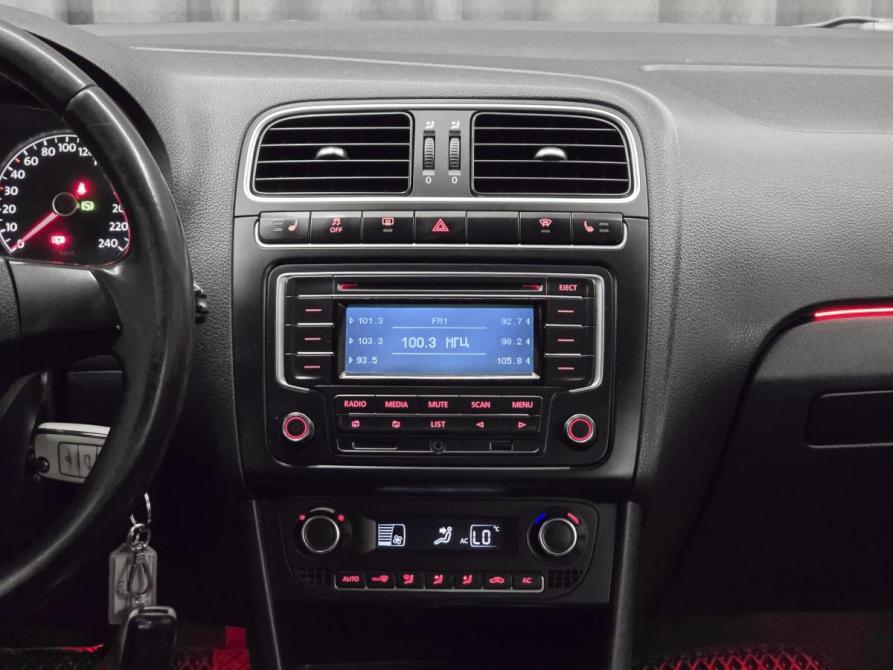 Volkswagen Polo V Красноярск  - изображение 13