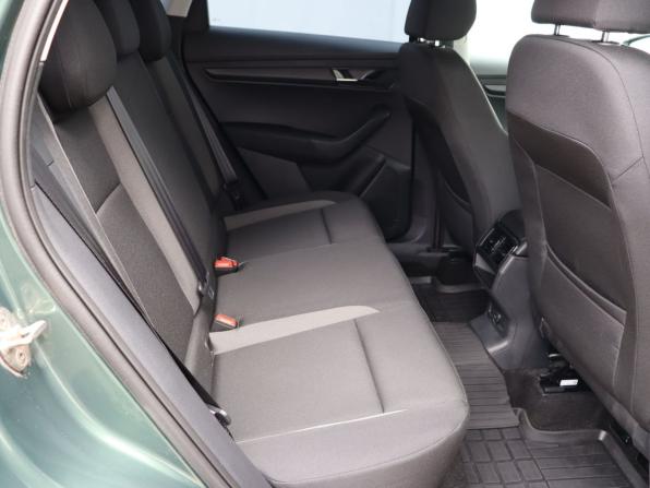 Skoda Karoq I с пробегом 2021 года, цена 2 399 000 рублей, 34717 км, внедорожник, Автокод Объявления