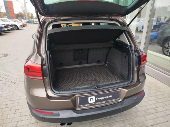 Volkswagen Tiguan I Рестайлинг с пробегом 2016 года, цена 1 215 000 рублей, 261241 км, внедорожник, Автокод Объявления