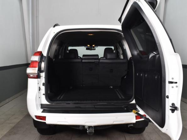 Toyota Land Cruiser Prado 150 Series Рестайлинг 1 с пробегом 2016 года, цена 4 099 999 рублей, 204597 км, внедорожник, Автокод Объявления