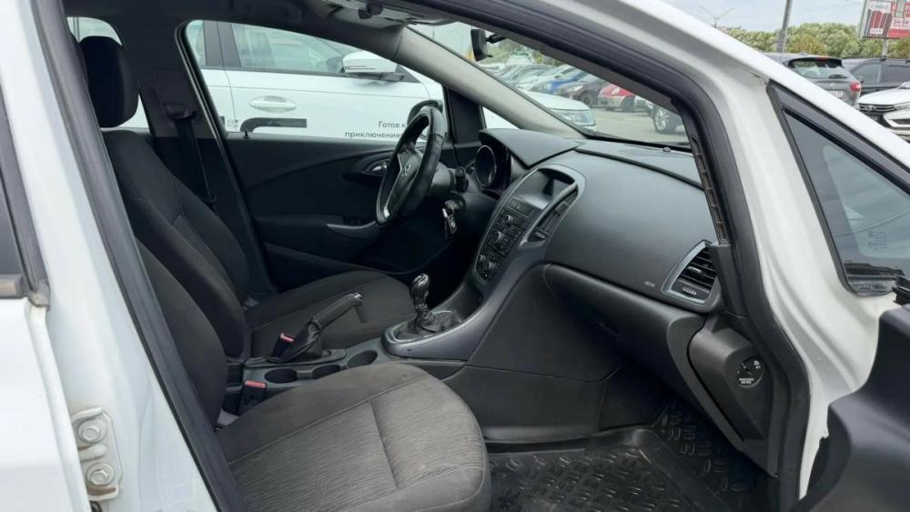 Opel Astra J Рестайлинг Череповец  - изображение 13