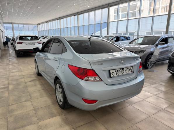 Hyundai Solaris I с пробегом 2012 года, цена 850 000 рублей, 205000 км, седан, Автокод Объявления