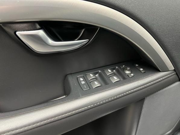 Volvo XC70 II с пробегом 2012 года, цена 1 449 000 рублей, 157000 км, универсал, Автокод Объявления