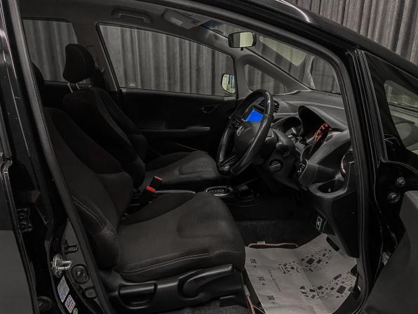 Honda Fit II с пробегом 2013 года, цена 849 000 рублей, 129000 км, хэтчбек, Автокод Объявления