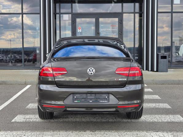 Volkswagen Passat B8 с пробегом 2016 года, цена 1 832 000 рублей, 148000 км, седан, Автокод Объявления