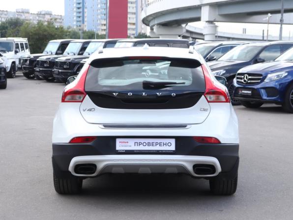 Volvo V40 II с пробегом 2014 года, цена 1 100 000 рублей, 193060 км, хэтчбек, Автокод Объявления