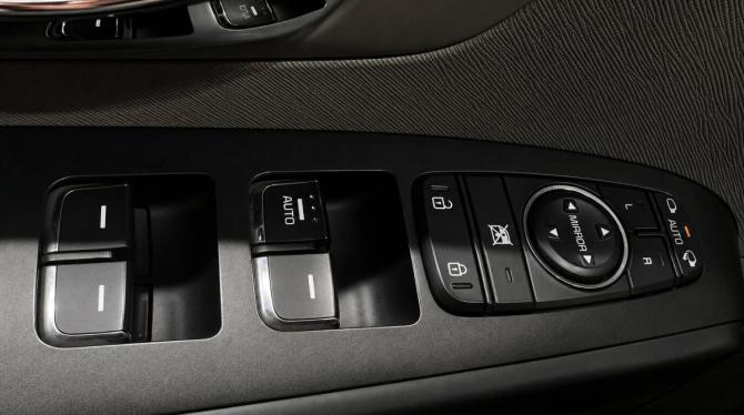 Kia Carnival III с пробегом 2018 года, цена 2 600 000 рублей, 94835 км, минивэн, Автокод Объявления