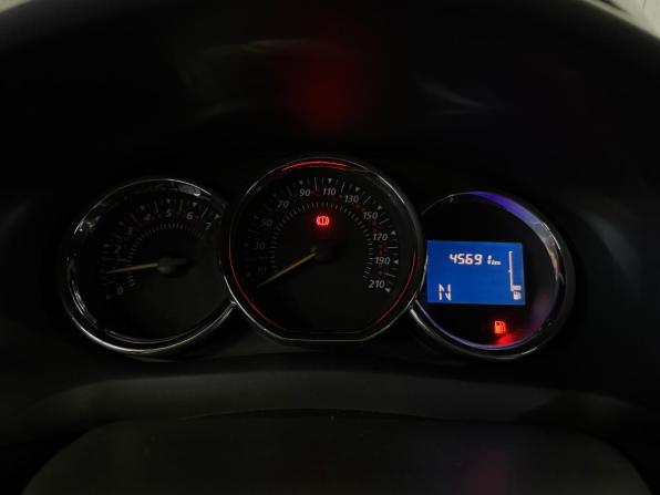 Renault Sandero II с пробегом 2015 года, цена 897 000 рублей, 45689 км, хэтчбек, Автокод Объявления