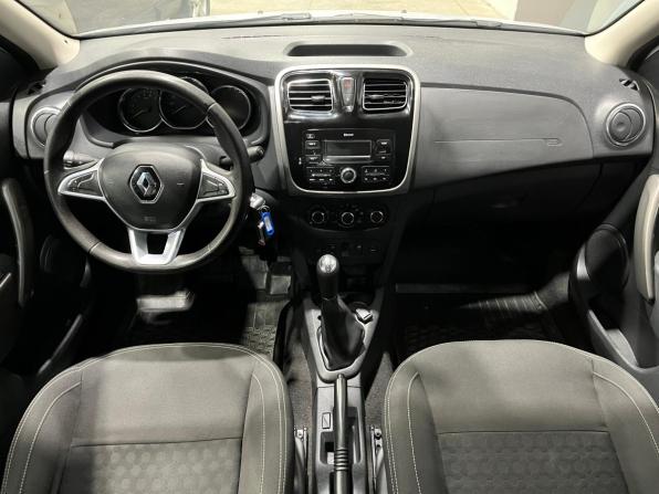 Renault Logan II Рестайлинг с пробегом 2018 года, цена 780 000 рублей, 158000 км, седан, Автокод Объявления