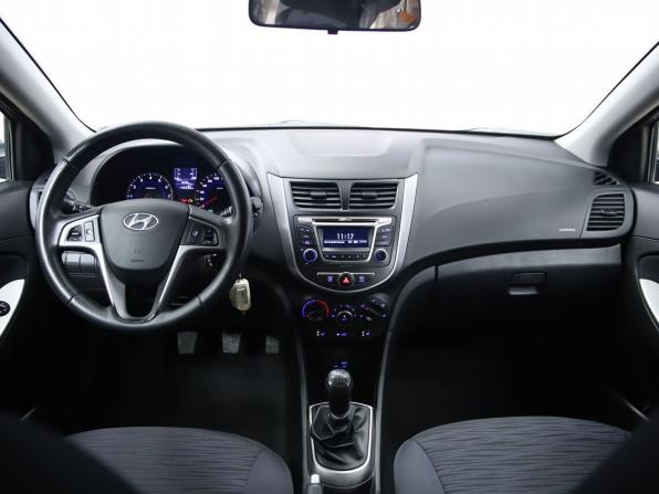 Hyundai Solaris I Рестайлинг с пробегом 2015 года, цена 910 000 рублей, 142590 км, хэтчбек, Автокод Объявления