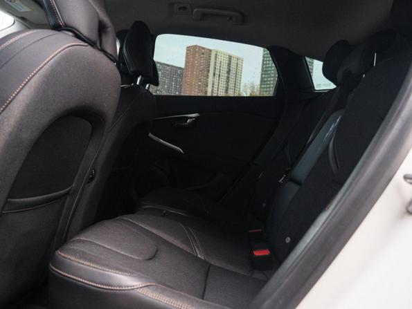 Volvo V40 Cross Country I с пробегом 2014 года, цена 1 150 000 рублей, 174009 км, хэтчбек, Автокод Объявления