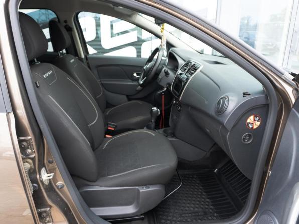 Renault Sandero II Рестайлинг с пробегом 2018 года, цена 1 349 000 рублей, 53007 км, хэтчбек, Автокод Объявления