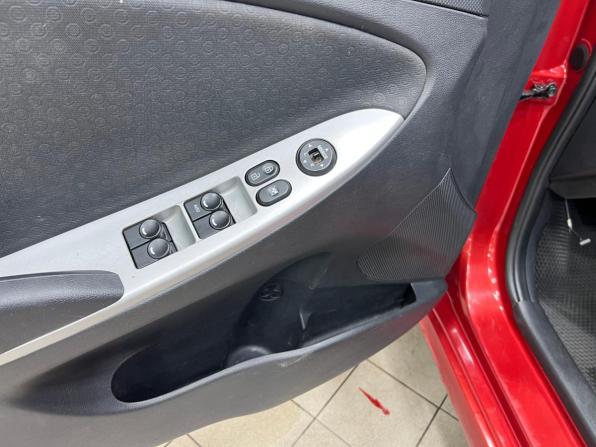 Hyundai Solaris I с пробегом 2012 года, цена 725 000 рублей, 178000 км, хэтчбек, Автокод Объявления