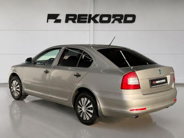 Skoda Octavia II (A5) Рестайлинг с пробегом 2012 года, цена 679 000 рублей, 262441 км, лифтбек, Автокод Объявления