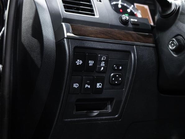 Toyota Land Cruiser 200 Series Рестайлинг 2 с пробегом 2018 года, цена 6 199 777 рублей, 181000 км, внедорожник, Автокод Объявления