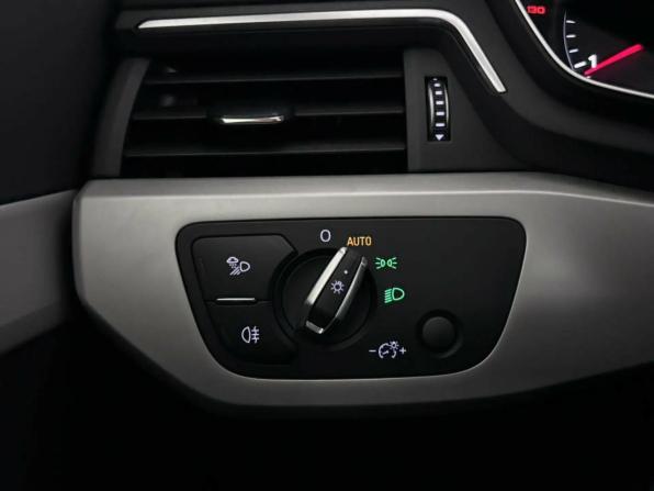 Audi A4 V (B9) Рестайлинг с пробегом 2021 года, цена 2 700 000 рублей, 188104 км, универсал, Автокод Объявления