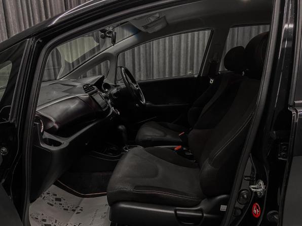 Honda Fit II с пробегом 2013 года, цена 849 000 рублей, 129000 км, хэтчбек, Автокод Объявления