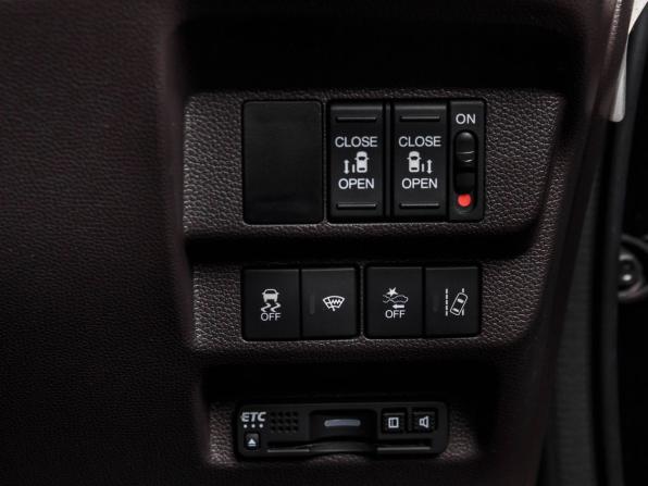Honda Freed II Рестайлинг с пробегом 2020 года, цена 1 899 000 рублей, 39699 км, компактвэн, Автокод Объявления
