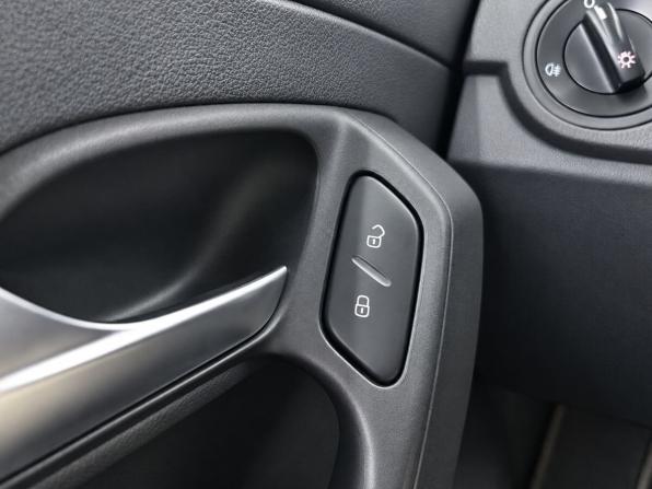Volkswagen Polo V Рестайлинг с пробегом 2018 года, цена 1 049 000 рублей, 98020 км, седан, Автокод Объявления