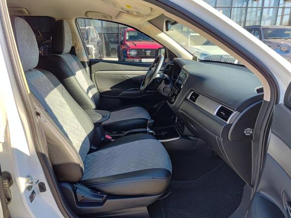 Mitsubishi Outlander III Рестайлинг 2 с пробегом 2018 года, цена 1 451 000 рублей, 175715 км, внедорожник, Автокод Объявления