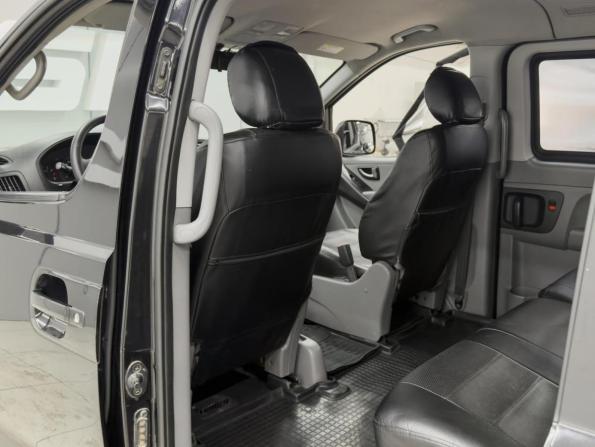 Hyundai H-1 II с пробегом 2010 года, цена 1 520 000 рублей, 247864 км, минивэн, Автокод Объявления