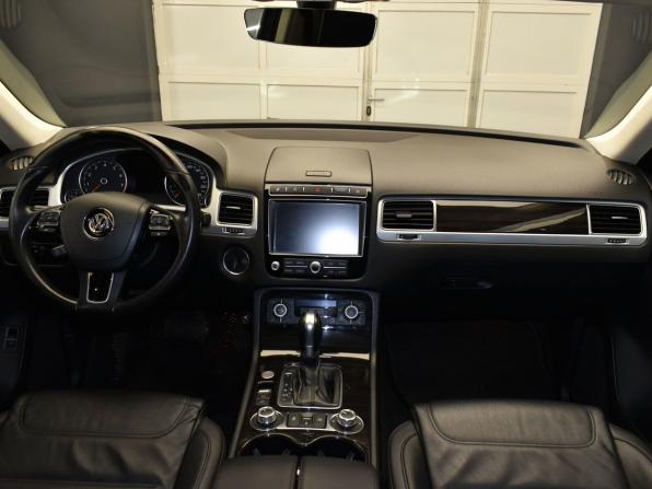 Volkswagen Touareg II Рестайлинг с пробегом 2017 года, цена 3 329 000 рублей, 130000 км, внедорожник, Автокод Объявления