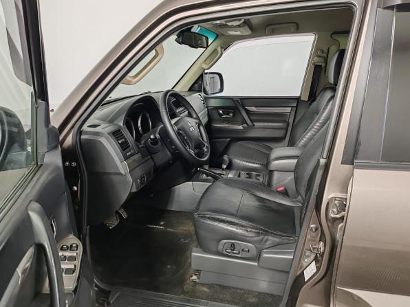 Mitsubishi Pajero IV Рестайлинг 1 с пробегом 2014 года, цена 2 125 000 рублей, 197999 км, внедорожник, Автокод Объявления