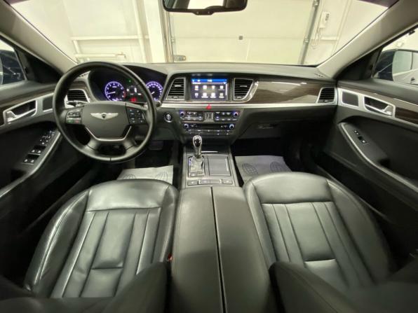 Hyundai Genesis II с пробегом 2015 года, цена 1 980 000 рублей, 188763 км, седан, Автокод Объявления