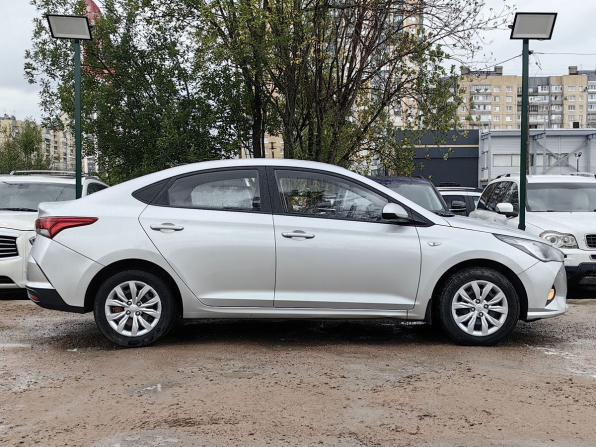Hyundai Solaris II Рестайлинг с пробегом 2021 года, цена 1 599 000 рублей, 101500 км, седан, Автокод Объявления