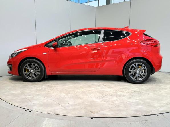 Kia Ceed II Рестайлинг с пробегом 2017 года, цена 1 369 000 рублей, 227593 км, хэтчбек, Автокод Объявления