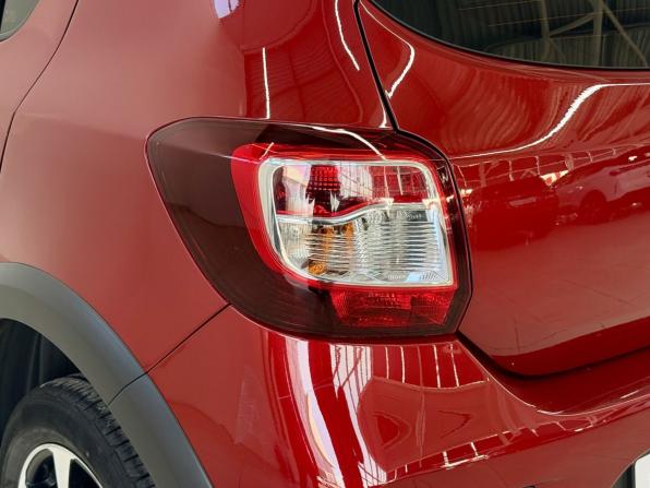 Renault Sandero II Рестайлинг с пробегом 2020 года, цена 1 130 000 рублей, 42674 км, хэтчбек, Автокод Объявления