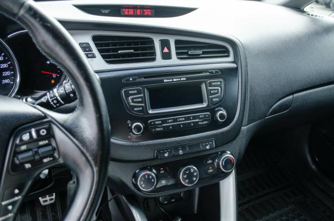 Kia Ceed II с пробегом 2013 года, цена 930 000 рублей, 210000 км, универсал, Автокод Объявления
