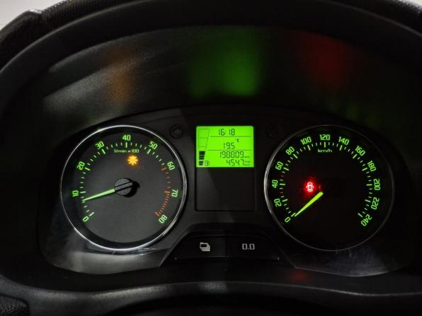 Skoda Fabia II Рестайлинг с пробегом 2011 года, цена 355 000 рублей, 198809 км, хэтчбек, Автокод Объявления