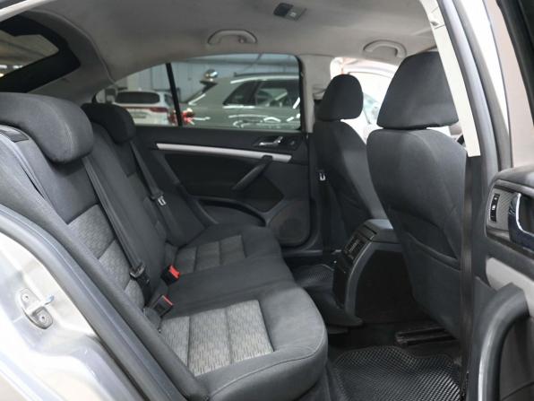 Skoda Octavia II (A5) Рестайлинг с пробегом 2012 года, цена 669 900 рублей, 359000 км, лифтбек, Автокод Объявления