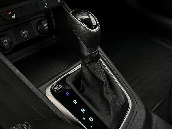 Hyundai Solaris II с пробегом 2019 года, цена 1 382 600 рублей, 112085 км, седан, Автокод Объявления