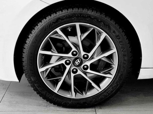 Hyundai Avante VI Рестайлинг с пробегом 2019 года, цена 1 635 000 рублей, 105434 км, седан, Автокод Объявления