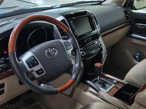 Toyota Land Cruiser 200 Series Рестайлинг 1 с пробегом 2013 года, цена 3 390 000 рублей, 233290 км, внедорожник, Автокод Объявления