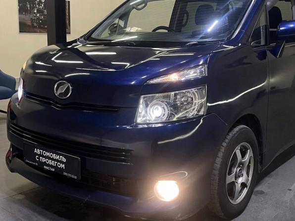Toyota Voxy II (R70) с пробегом 2009 года, цена 1 050 000 рублей, 292029 км, минивэн, Автокод Объявления