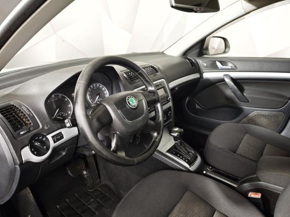 Skoda Octavia II (A5) Рестайлинг с пробегом 2011 года, цена 575 150 рублей, 281537 км, лифтбек, Автокод Объявления